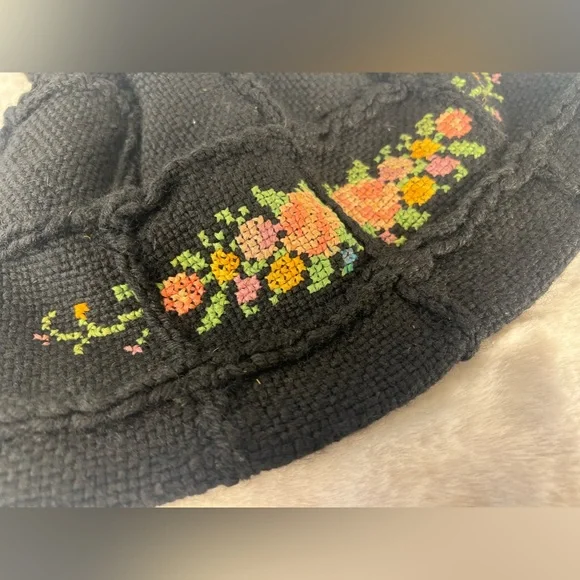 Vintage tapestry purse - Picture 2 of 3